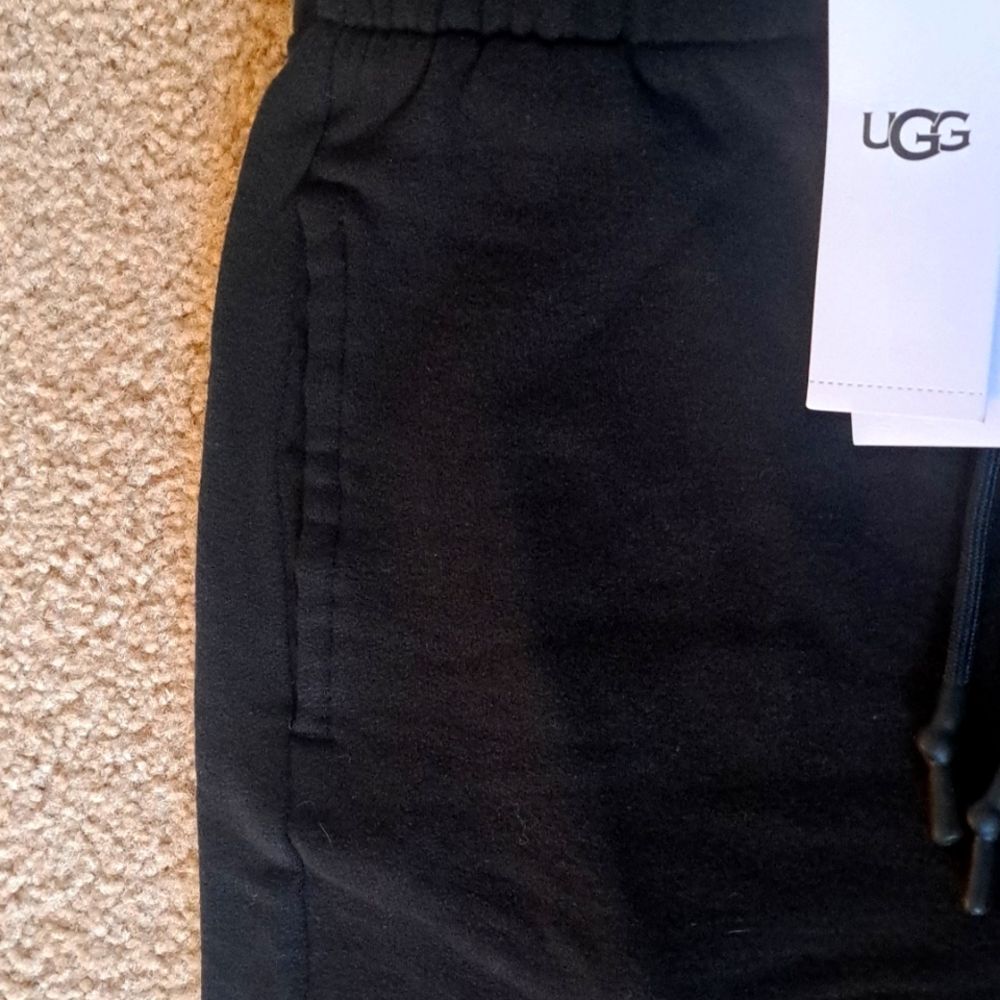 UGG CRISSY SHORT (OVERSIZED) XS - Picture 3 of 8